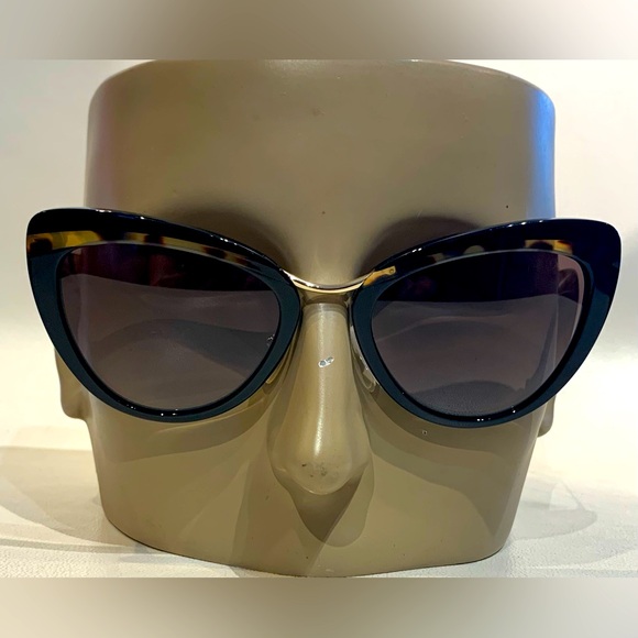 Pre-Owned Prada Sunglasses - Picture 1 of 10